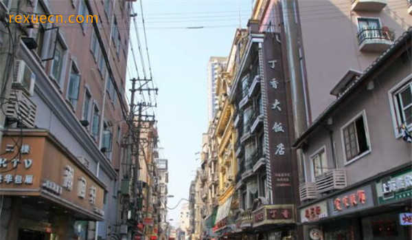 上海最有名的十个小吃街排行榜,不去绝对后悔哦！